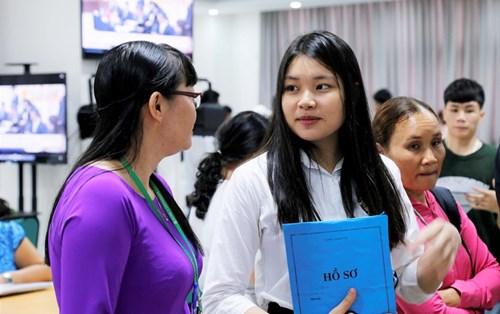 Chào đón các bạn sinh viên K19 đến với ngôi nhà chung Khoa Luật UDA