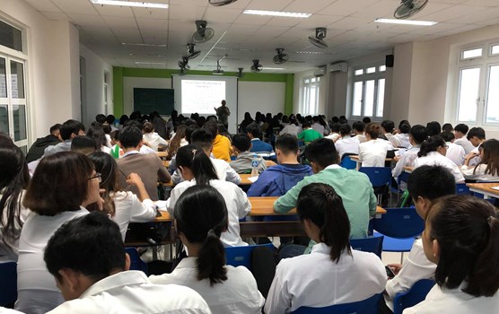 Buổi sinh hoạt chuyên đề "bầu cử tổng thống Mỹ" cùng GS. Nguyễn Đăng Dung