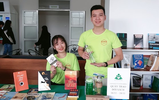 Sinh viên Luật Đại học Đông Á hưởng ứng dự án "Sách và Hành động"