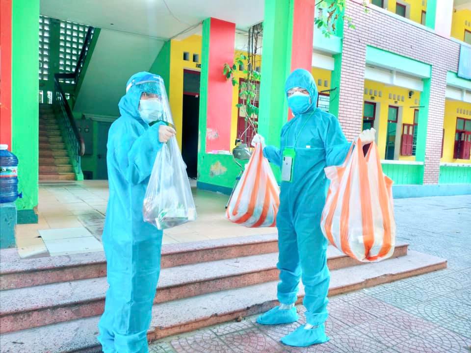 Sinh viên Đại học Đông Á: Có những người hùng nhỏ thầm lặng ngày đêm chiến đấu phòng chống Covid