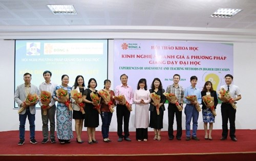 Kinh nghiệm trong đánh giá và phương pháp giảng dạy đại học
