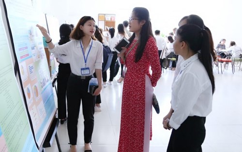 Sinh viên Đại học Đông Á: Ứng dụng trí tuệ nhân tạo vào nghiên cứu khoa học, tiếp cận mục tiêu khởi nghiệp