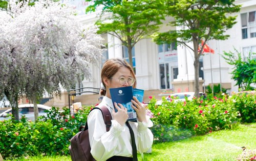 Cùng tham quan góc "tài sản" quý giá của sinh viên Luật!