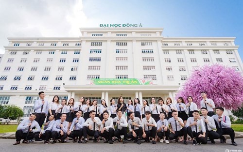 Bộ ảnh kỷ yếu độc đáo của lớp LE16A1 