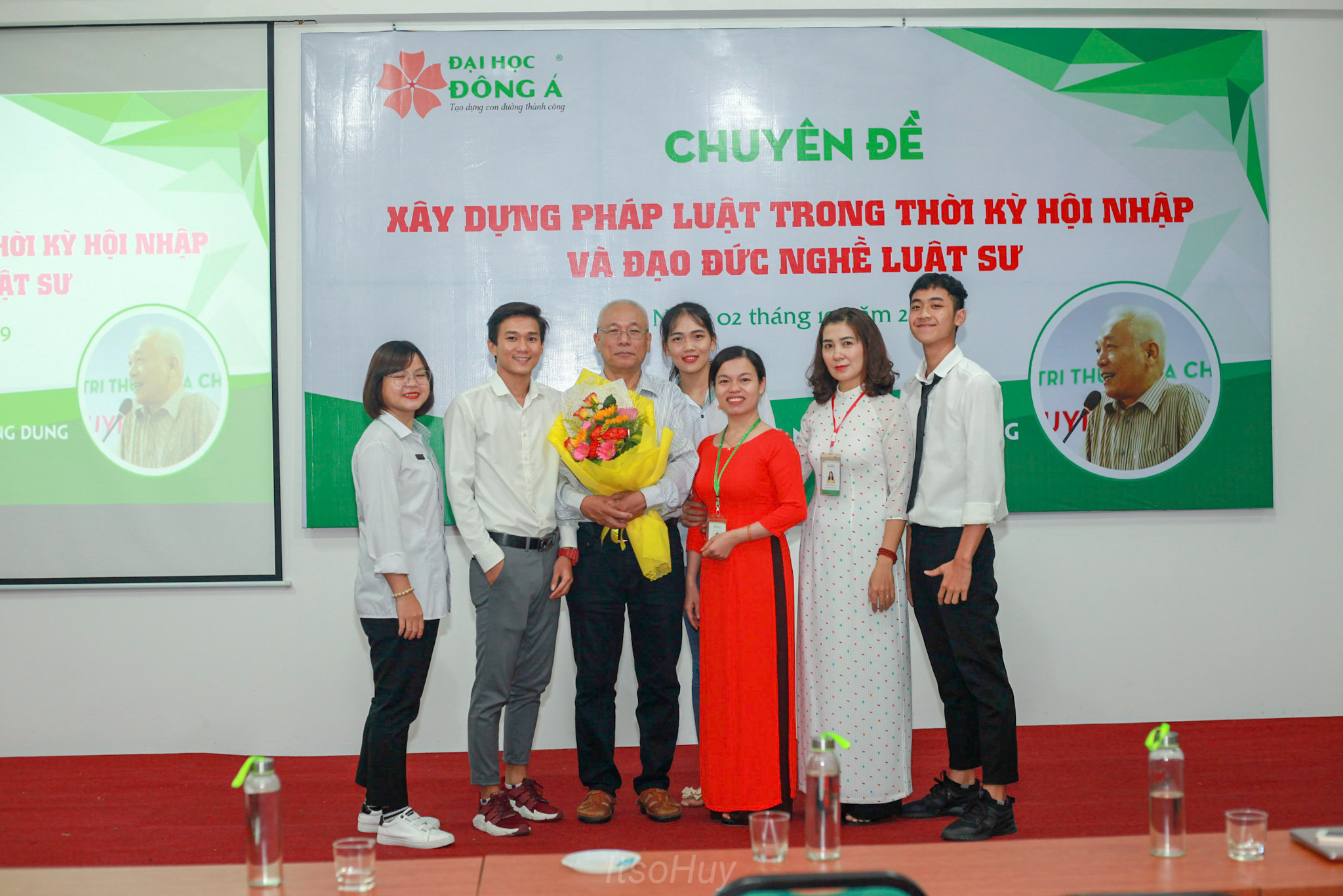 Chia sẻ của sinh viên Đào Thị Bích Thùy lớp LE19A1A về đạo đức nghề Luật và buổi nói chuyện chuyên đề của GS.TS. Nguyễn Đăng Dung