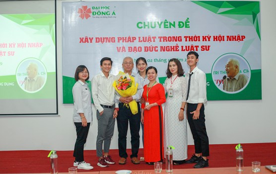 Chia sẻ của sinh viên Đào Thị Bích Thùy lớp LE19A1A về đạo đức nghề Luật và buổi nói chuyện chuyên đề của GS.TS. Nguyễn Đăng Dung