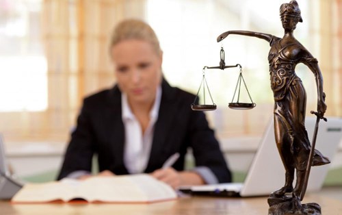 Tìm hiểu hệ thống thuật ngữ dùng để chỉ người luật sư trong tiếng Anh