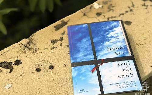 [Review sách] Hãy sống một cuộc đời không hối tiếc vì ngoài kia, trời vẫn xanh