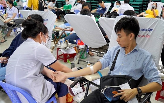 Sinh viên Luật Trường Đại học Đông Á chung tay chia sẻ vì cộng đồng